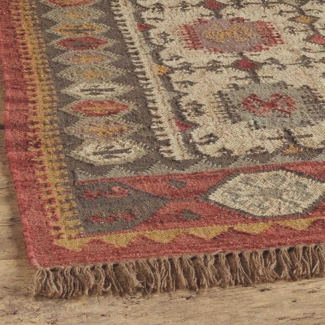 Handmade Wool And Jute Kilim Dhurrie Rug: Traditional Indian Design